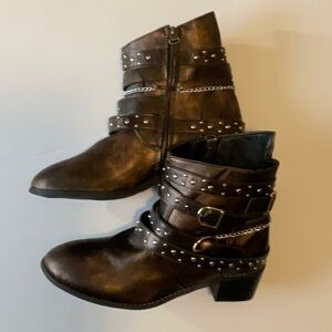 Fashionable Trendy Women’s Bronze Metallic Studded Chain Anke Boots Size 41 (10)